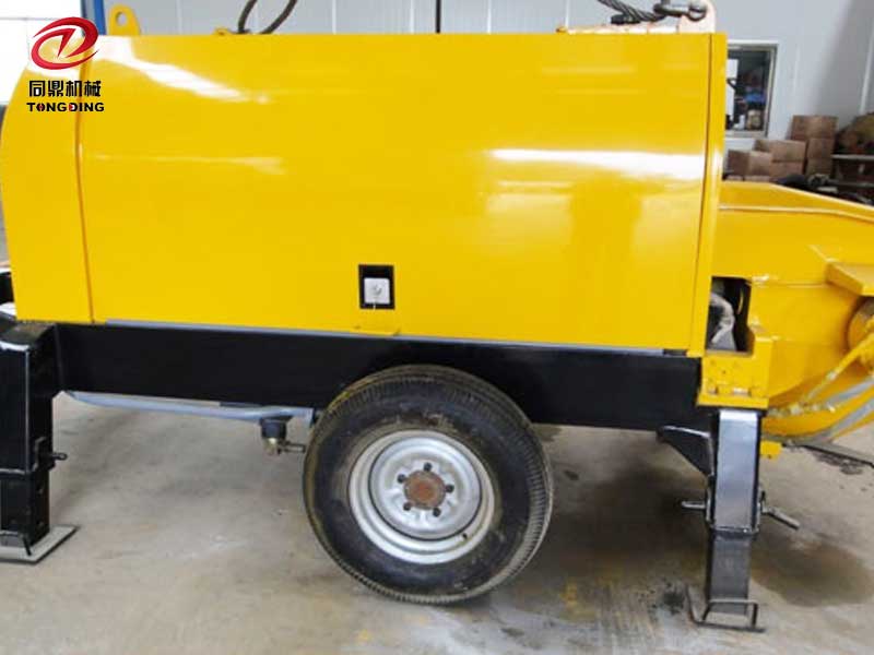 Small (Large Aggregate) Concrete Pump