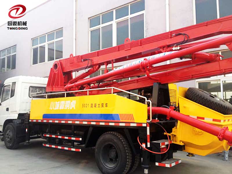 Small Concrete Pump Truck